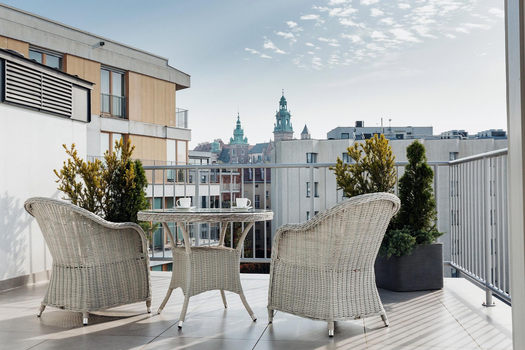 32 Old Town Hotel 3*