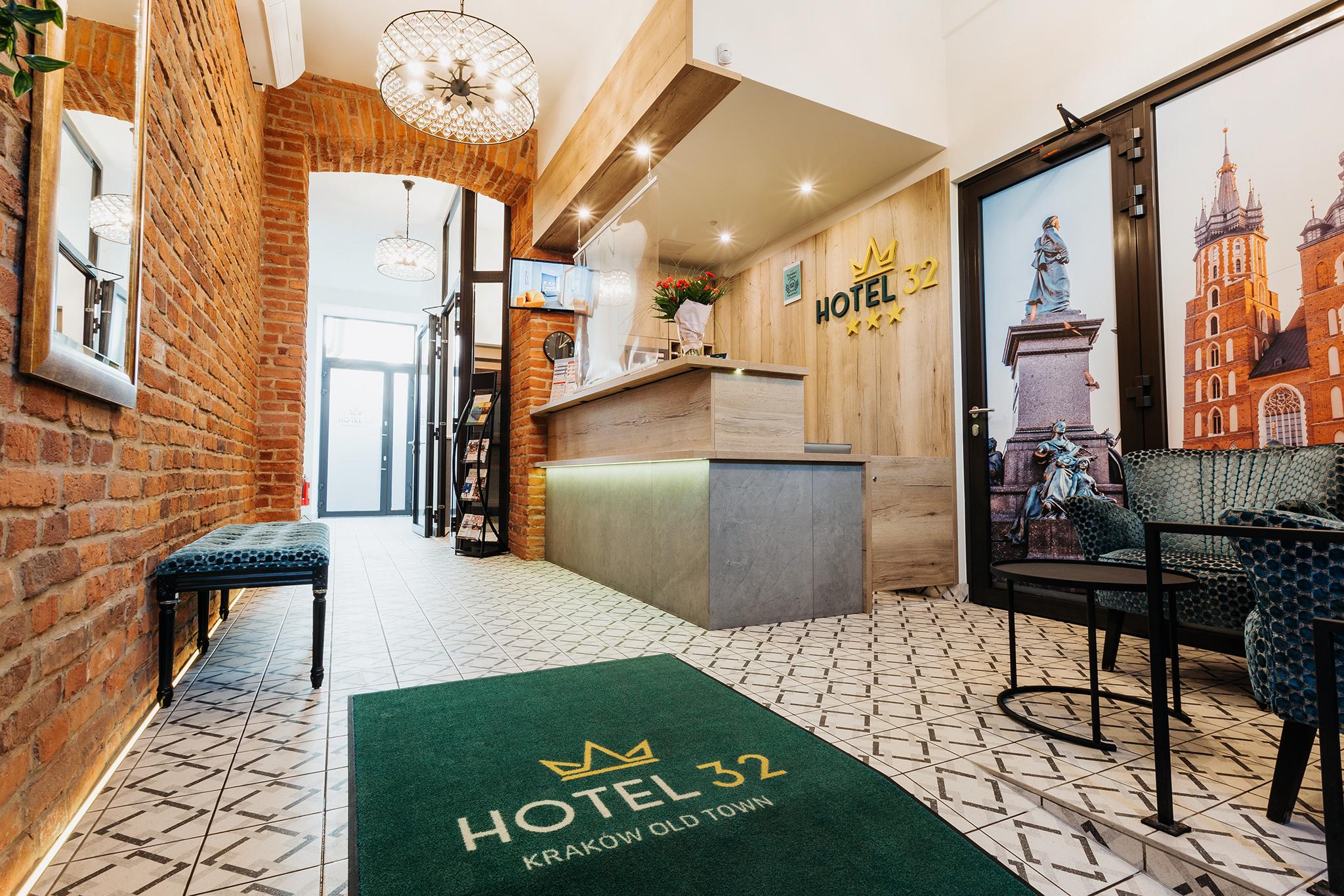32 Old Town Hotel 3*